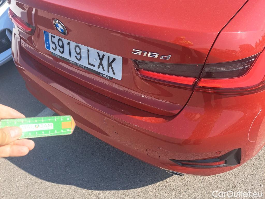  Bmw  Serie 3 BMW  / 2018 / 4P / sedán 318d Auto. #36