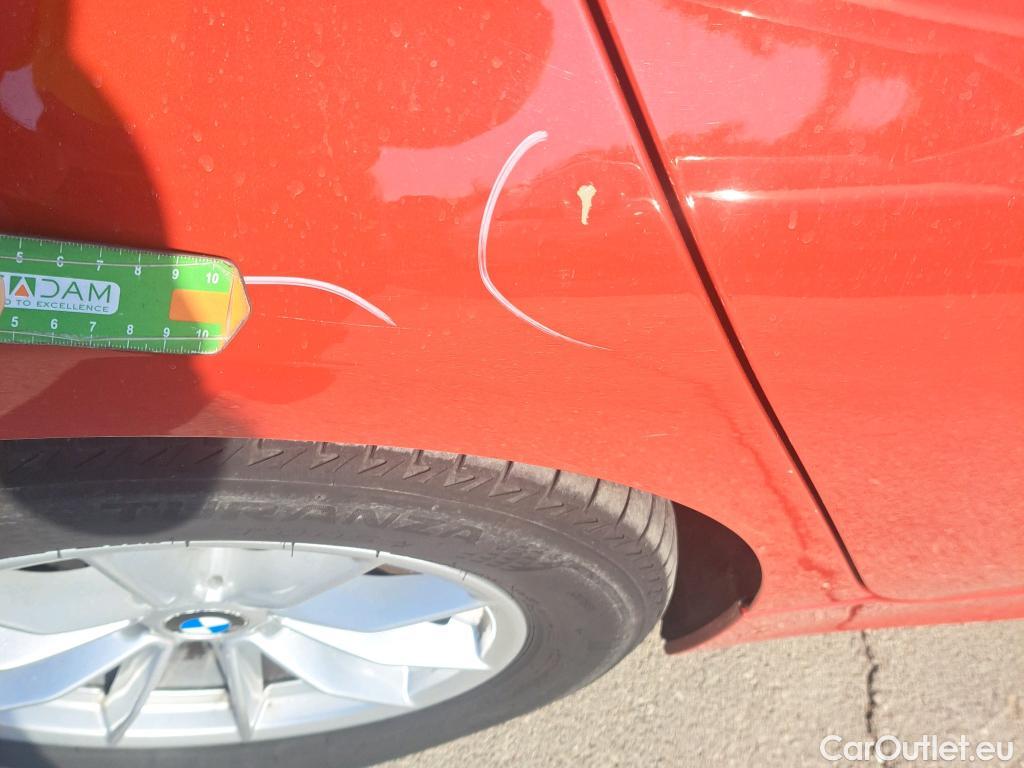  Bmw  Serie 3 BMW  / 2018 / 4P / sedán 318d Auto. #26