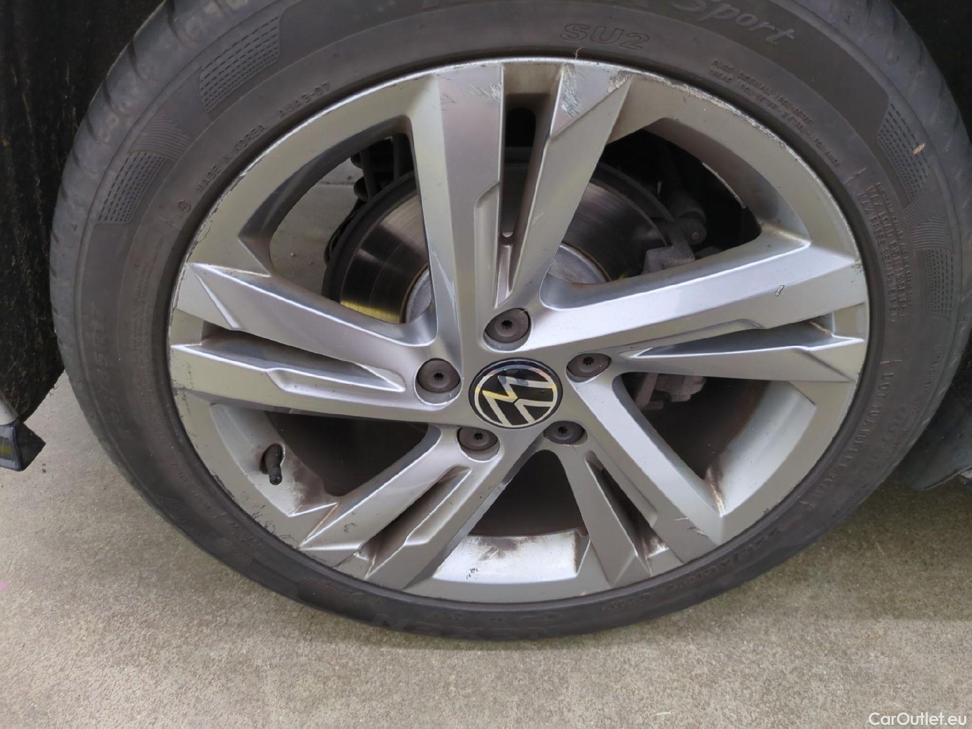  Volkswagen  Golf  VOLKSWAGEN / 2020 / 5P / Berline 1.5 eTSI OPF 150 DSG7 R-Line #27