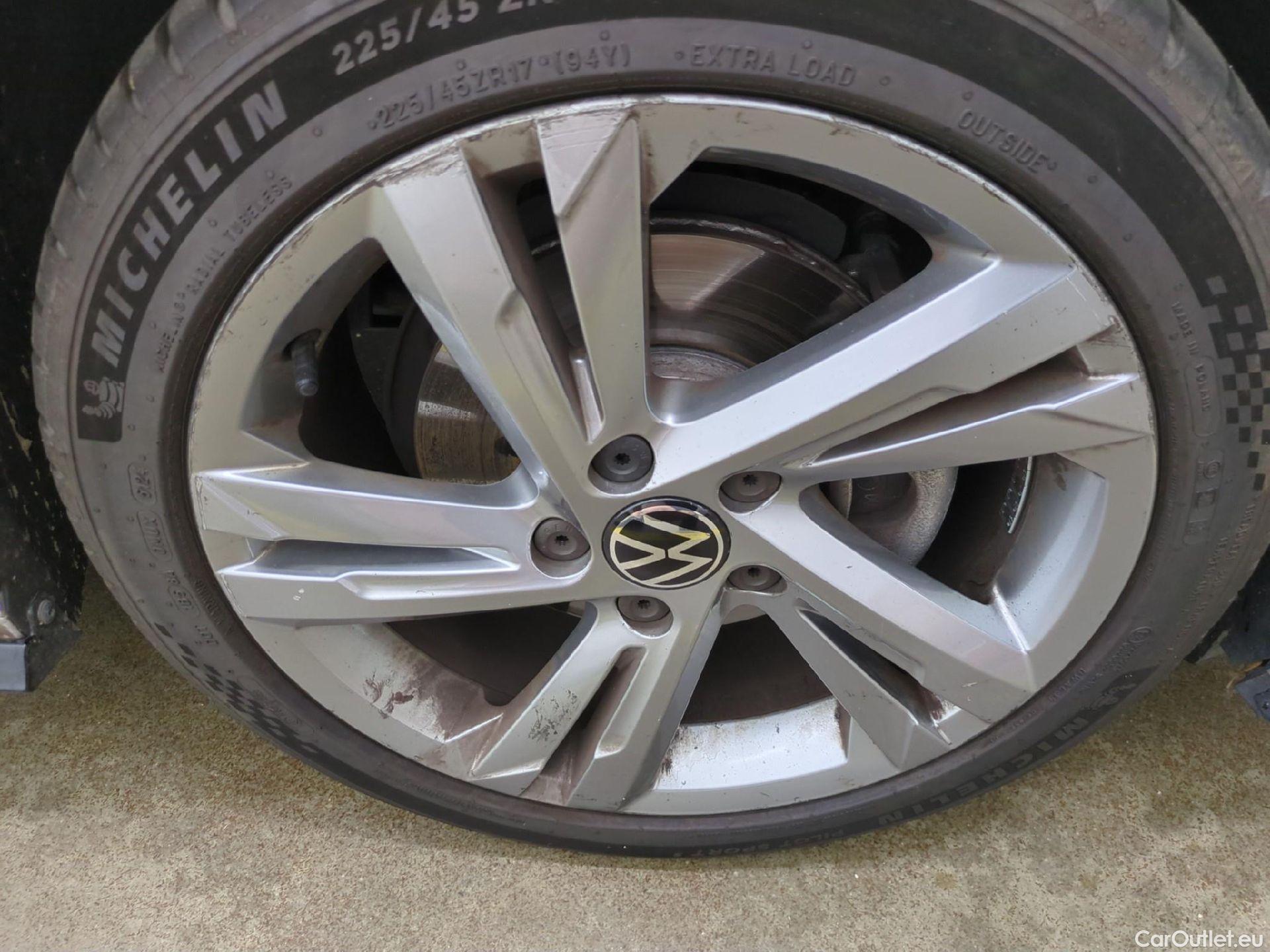  Volkswagen  Golf  VOLKSWAGEN / 2020 / 5P / Berline 1.5 eTSI OPF 150 DSG7 R-Line #11