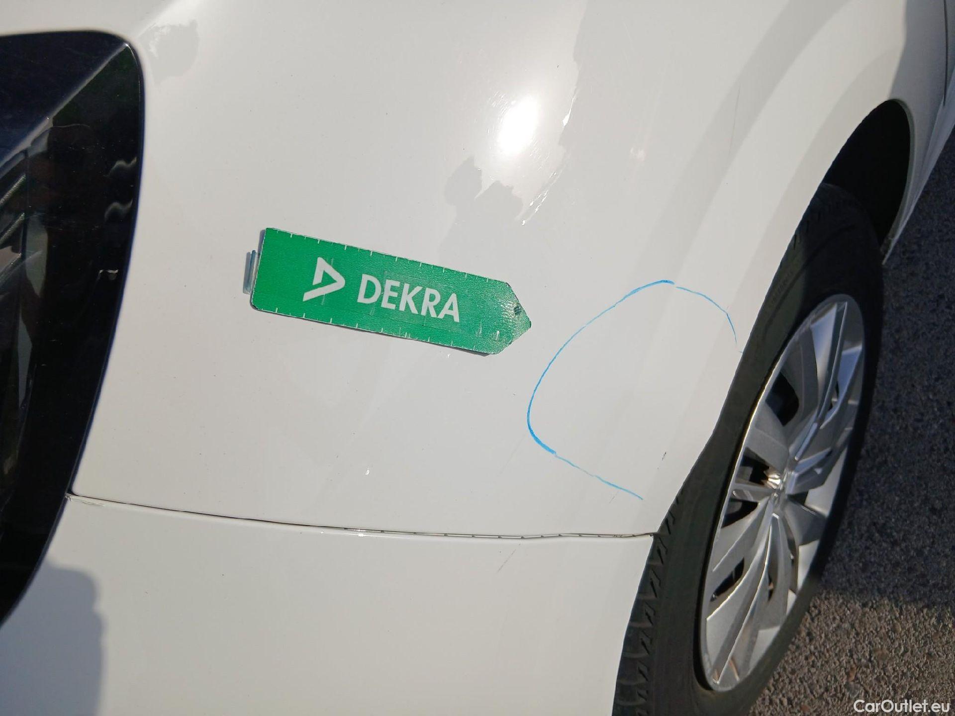  Peugeot  208 PEUGEOT  / 2019 / 5P / berlina con portón BlueHDi 73kW (100CV) Active #22
