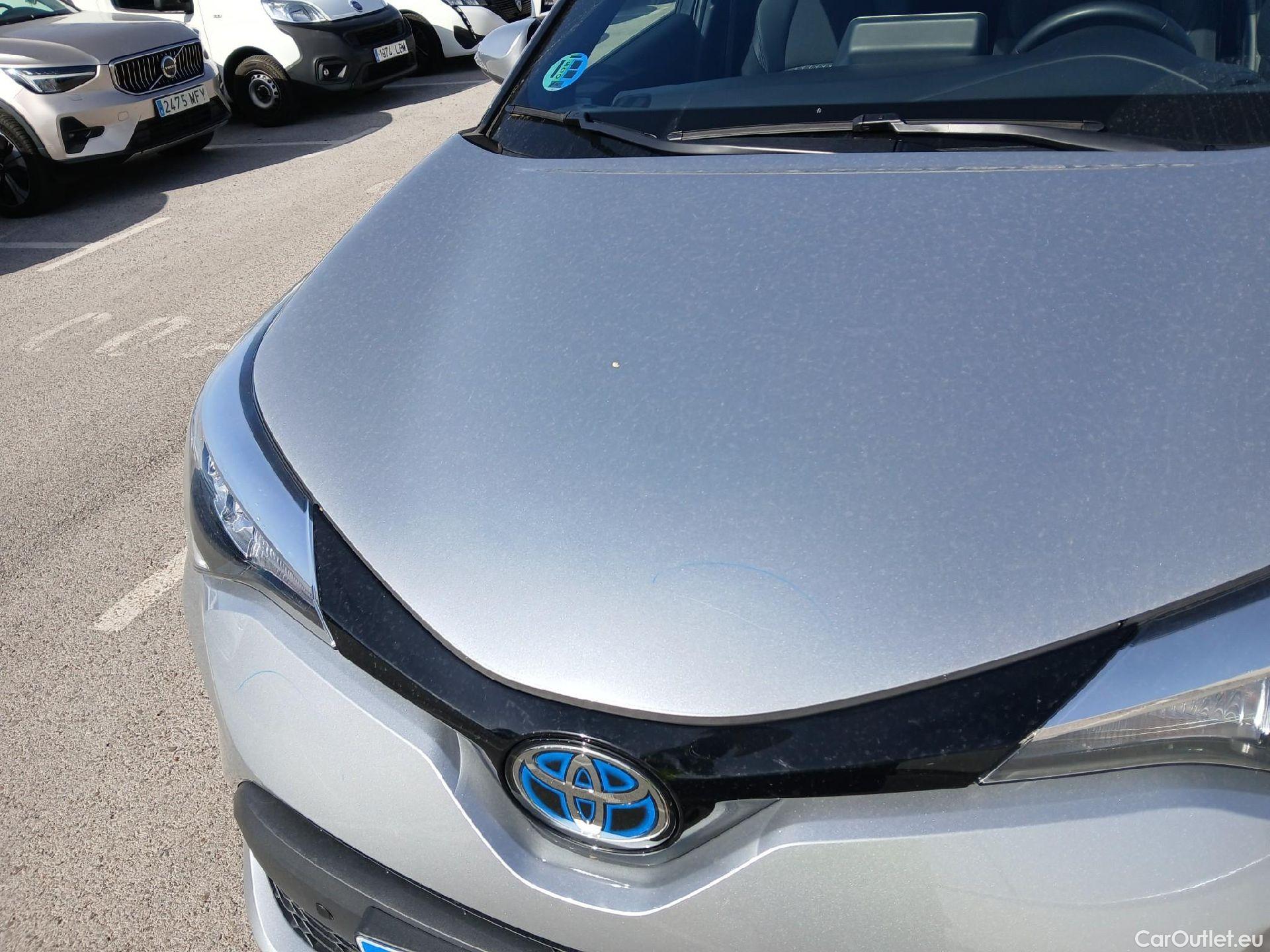  Toyota  C-HR TOYOTA  / 2019 / 5P / todoterreno 2.0 180H Advance #6
