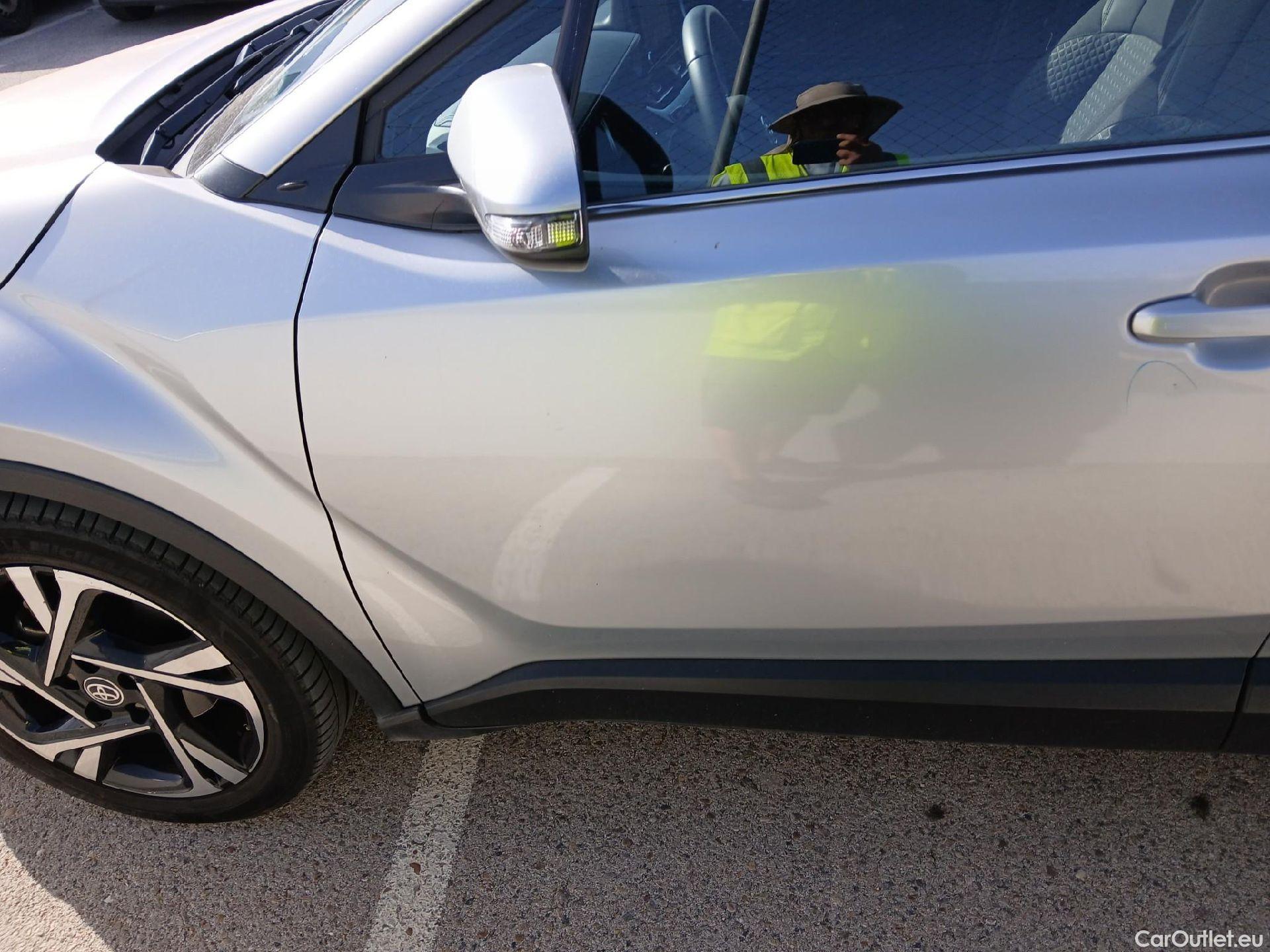  Toyota  C-HR TOYOTA  / 2019 / 5P / todoterreno 2.0 180H Advance #8