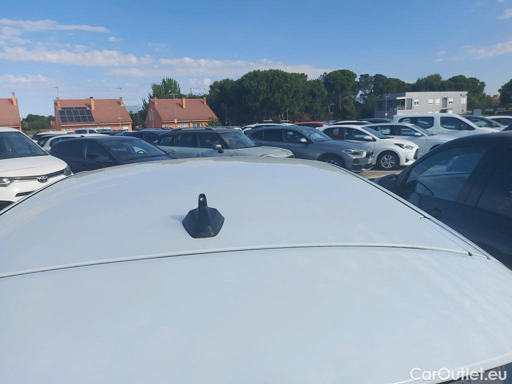  Renault  Zoe RENAULT  / 2019 / 5P / berlina con portón Life 80 kW R110 Bateria 40kWh #24