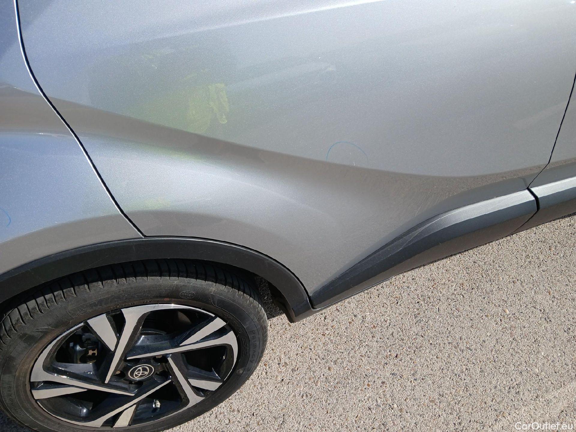  Toyota  C-HR TOYOTA  / 2019 / 5P / todoterreno 2.0 180H Advance #17