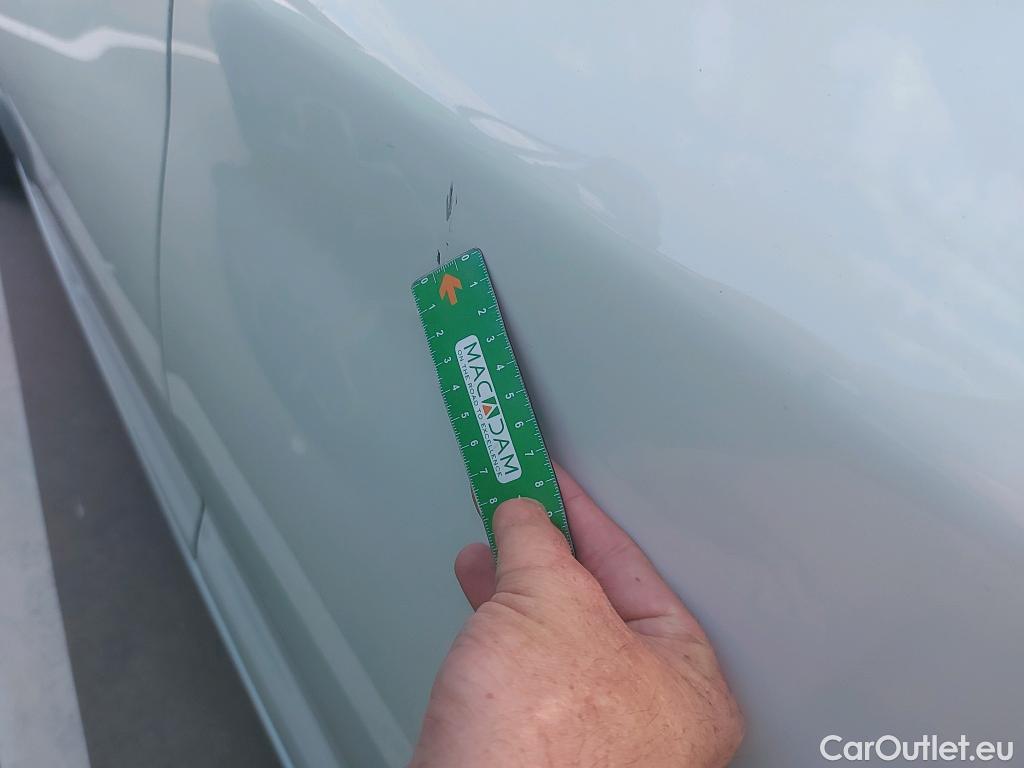  Renault  Zoe RENAULT  / 2019 / 5P / berlina con portón Life 80 kW R110 Bateria 40kWh #4