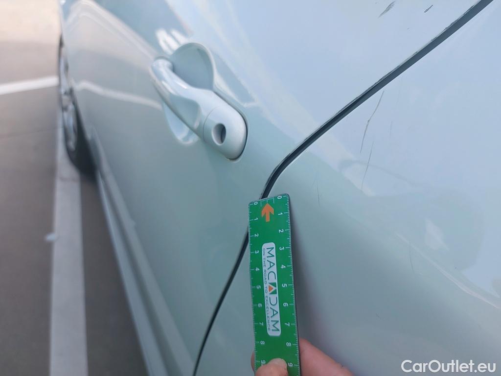  Renault  Zoe RENAULT  / 2019 / 5P / berlina con portón Life 80 kW R110 Bateria 40kWh #1
