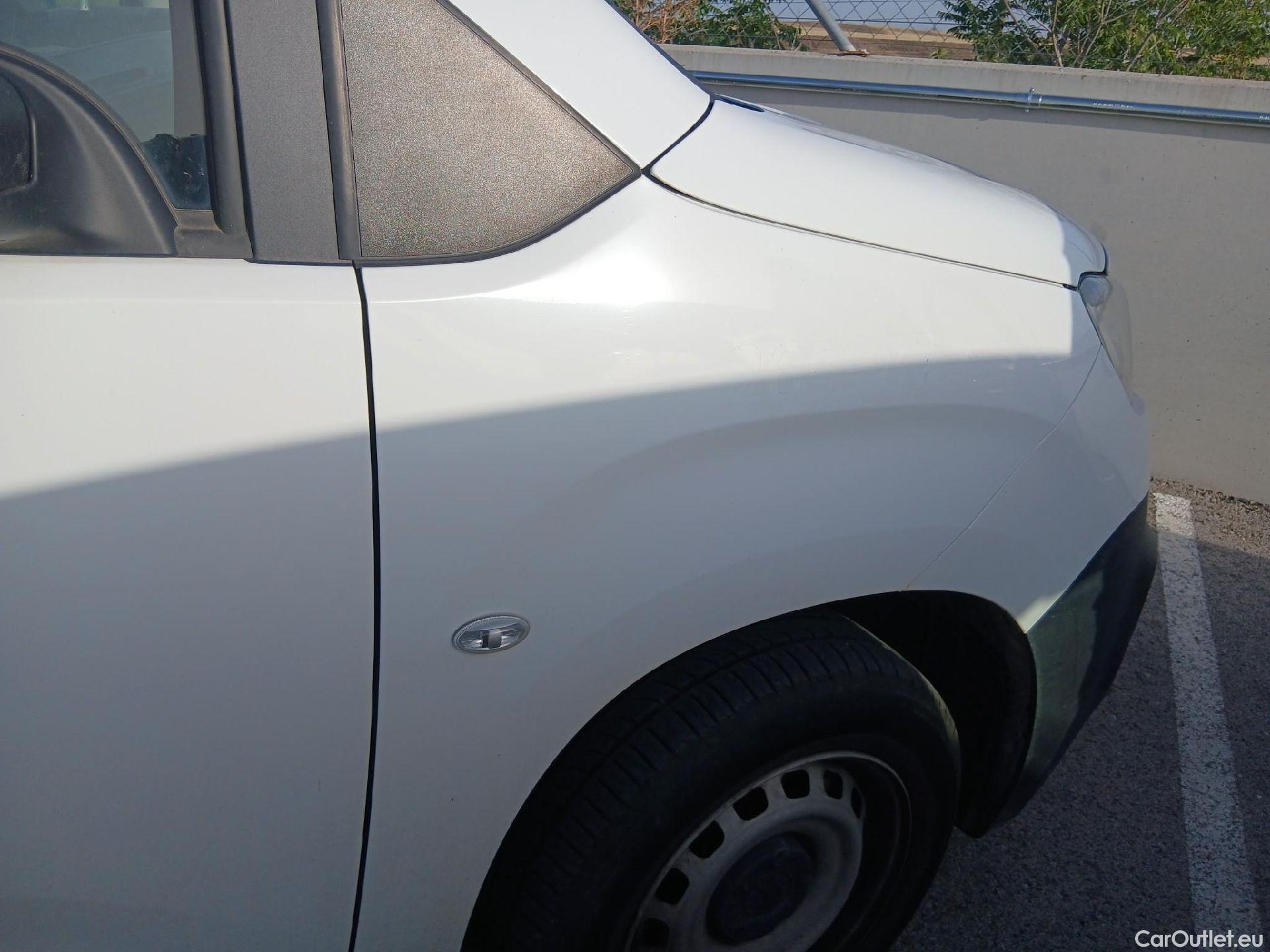  Citroen  Berlingo CITROEN  / 2018 / 4P / furgón derivado de turismo Talla M BlueHDi 100 CLUB #16