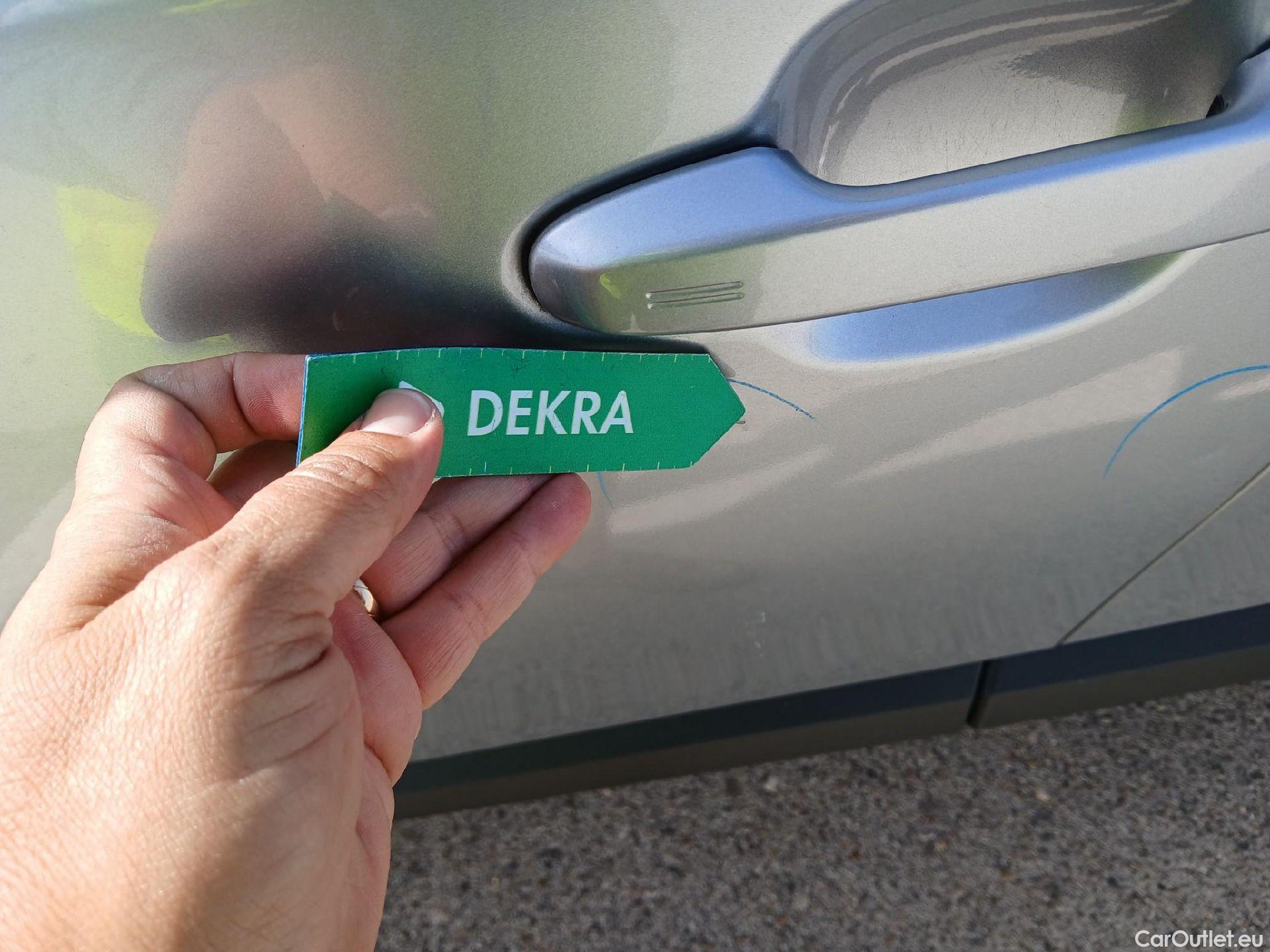  Toyota  C-HR TOYOTA  / 2019 / 5P / todoterreno 2.0 180H Advance #7