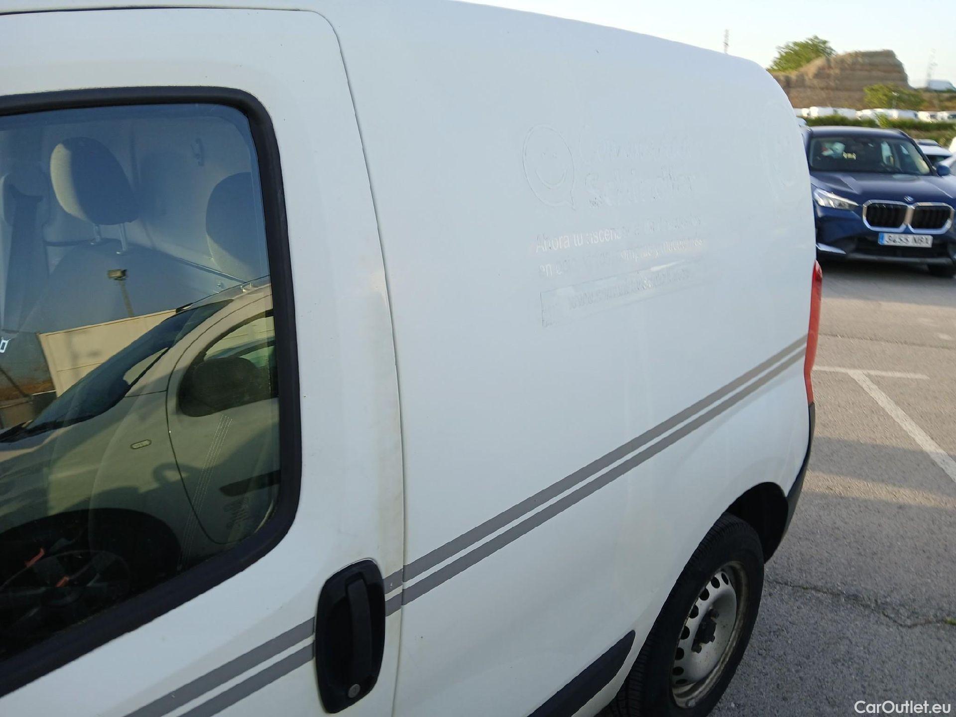  Fiat  Fiorino FIAT  / 2016 / 3P / furgón derivado de turismo Cargo Base 1.3 Mjet 59kW (80CV) E6 #19
