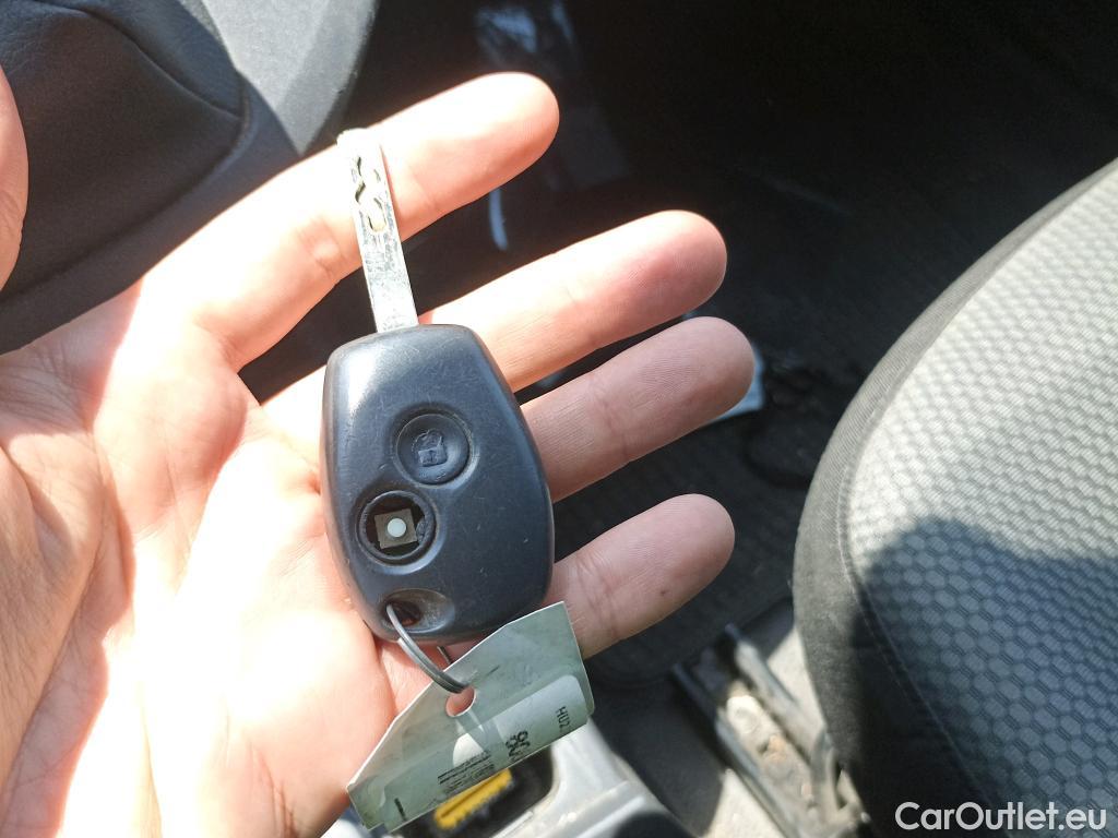  Renault  Kangoo RENAULT  FURGÓN VU 3p 2G furgón deriv  Z.E. Flexi (especial Agbar) #1