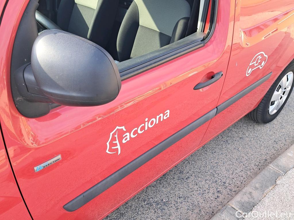  Renault  Kangoo RENAULT  Z.E./2013/3P/furgón derivado de turismo Z.E. #25