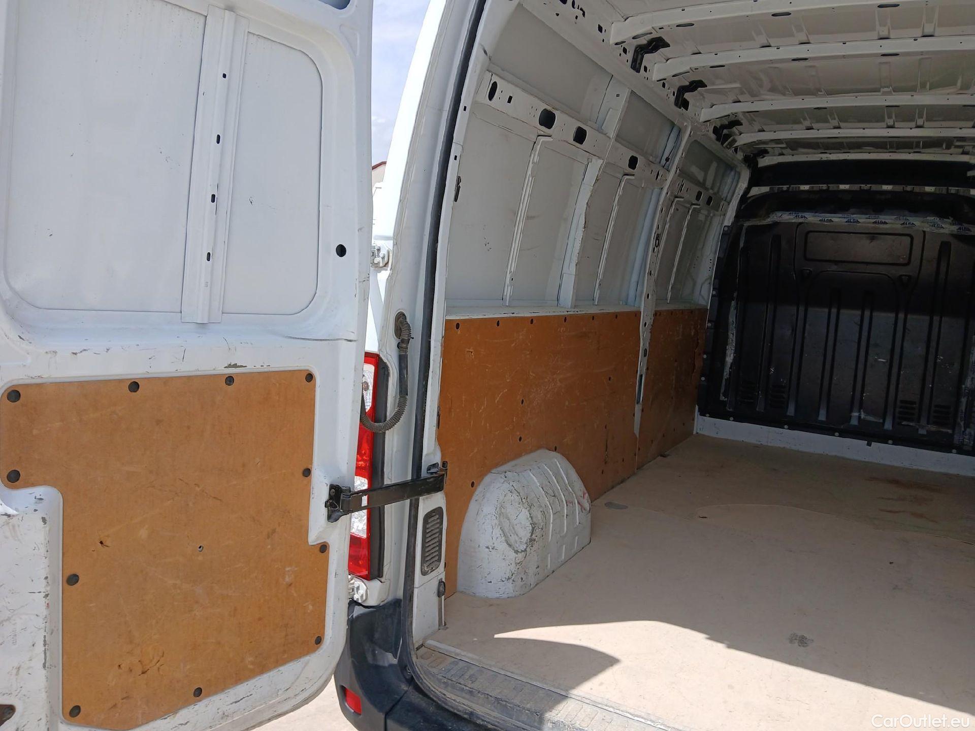  Renault  Master RENAULT  / 2019 / 4P / furgón Furgón T L3H2 3500 B dCi E 110kW (150CV) #14
