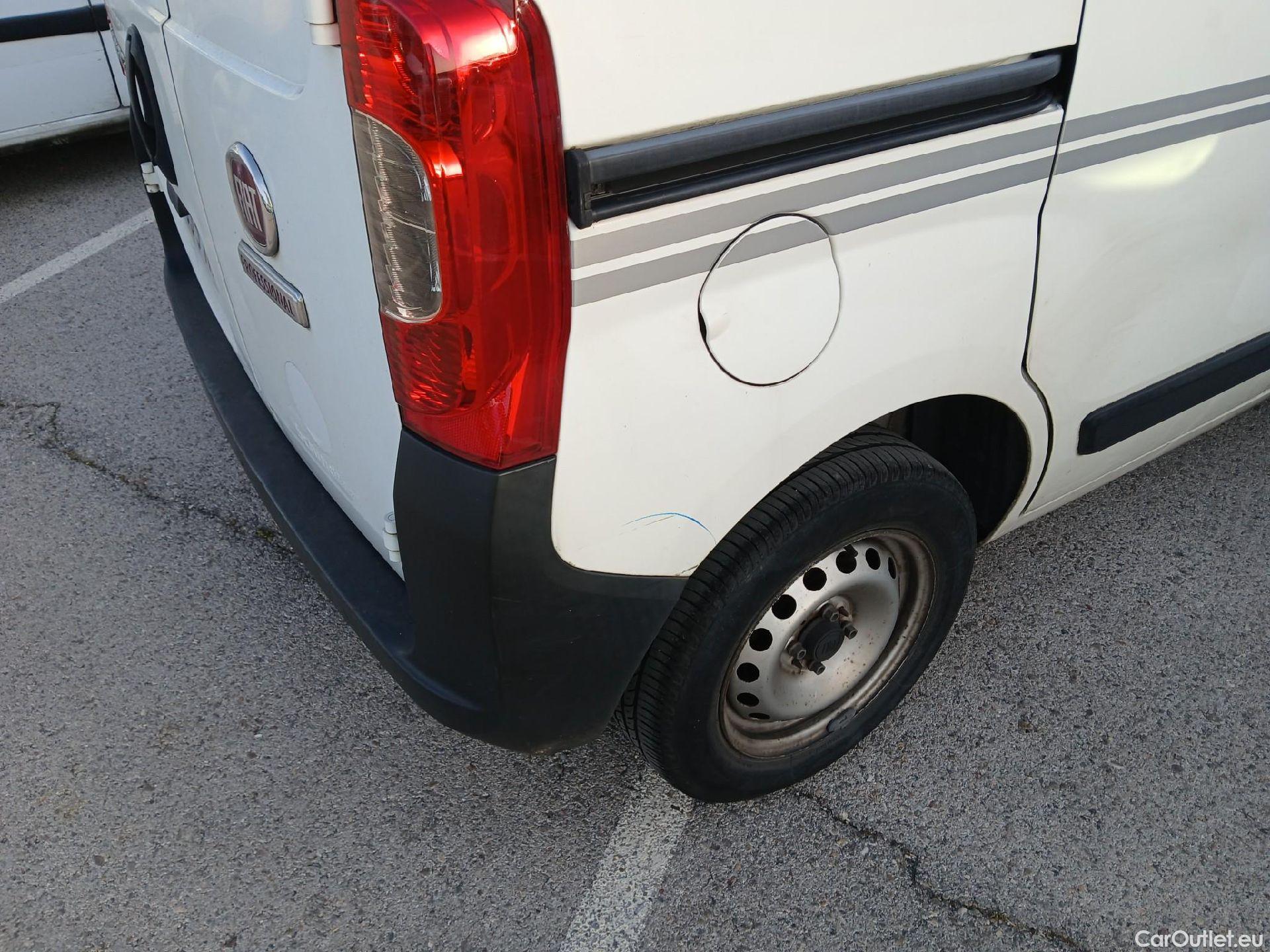  Fiat  Fiorino FIAT  / 2016 / 3P / furgón derivado de turismo Cargo Base 1.3 Mjet 59kW (80CV) E6 #26