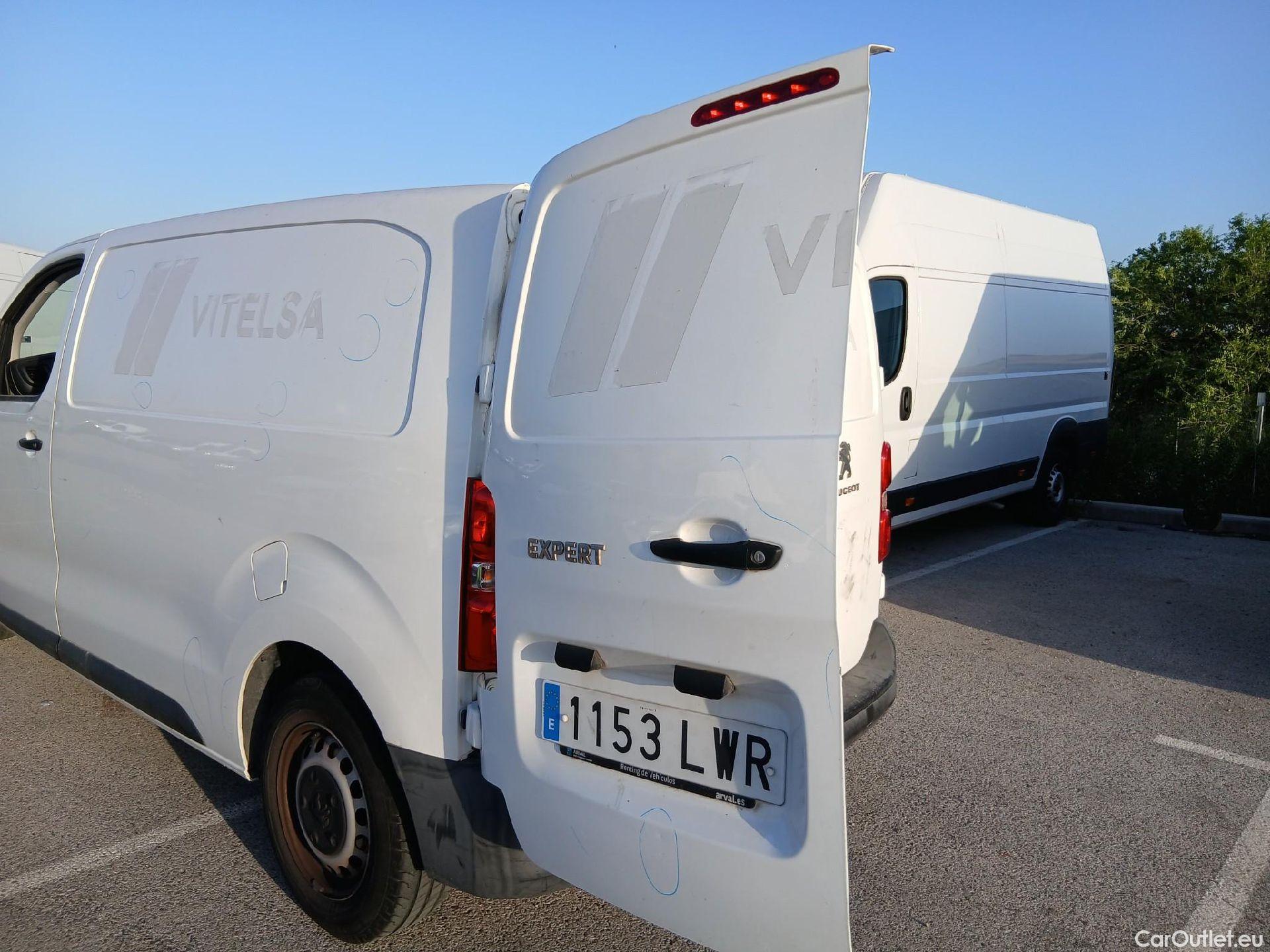  Peugeot  Expert PEUGEOT  / 2016 / 4P / furgón Furgón Premium 1.5 BlueHDi 100 Standard (AC) #19
