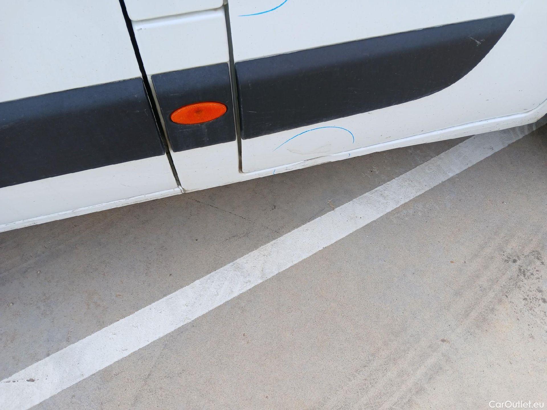  Renault  Master RENAULT  / 2019 / 4P / furgón Furgón T L3H2 3500 B dCi E 110kW (150CV) #46