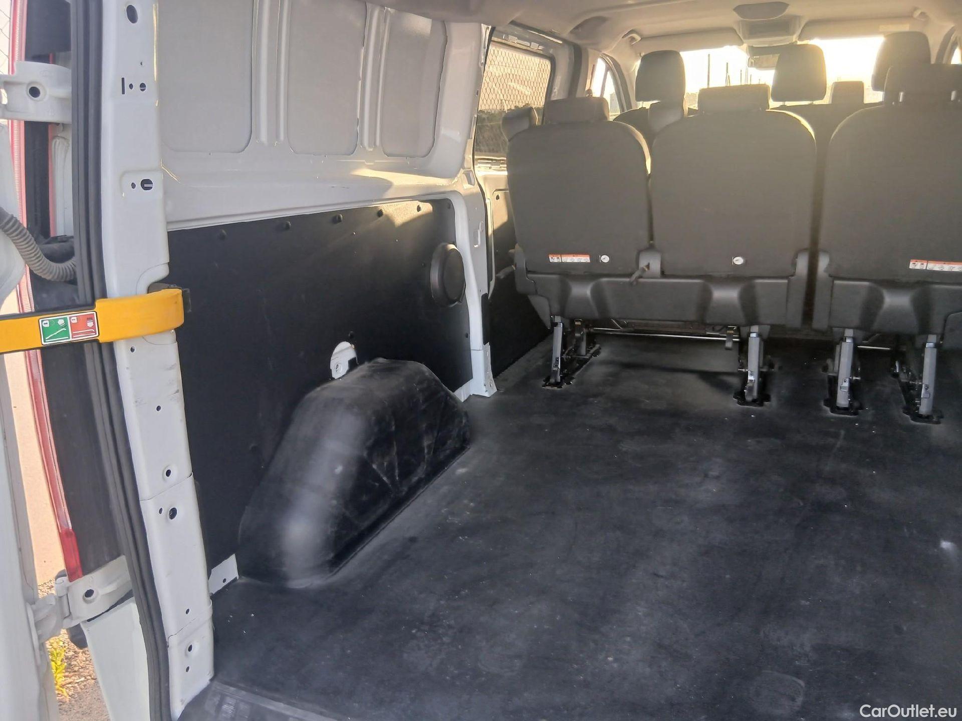  Ford  Transit FORD  Custom / 2012 / 4P / combi Mixto 2.0 TDCI 96kW 340 L2 Trend M1 #11