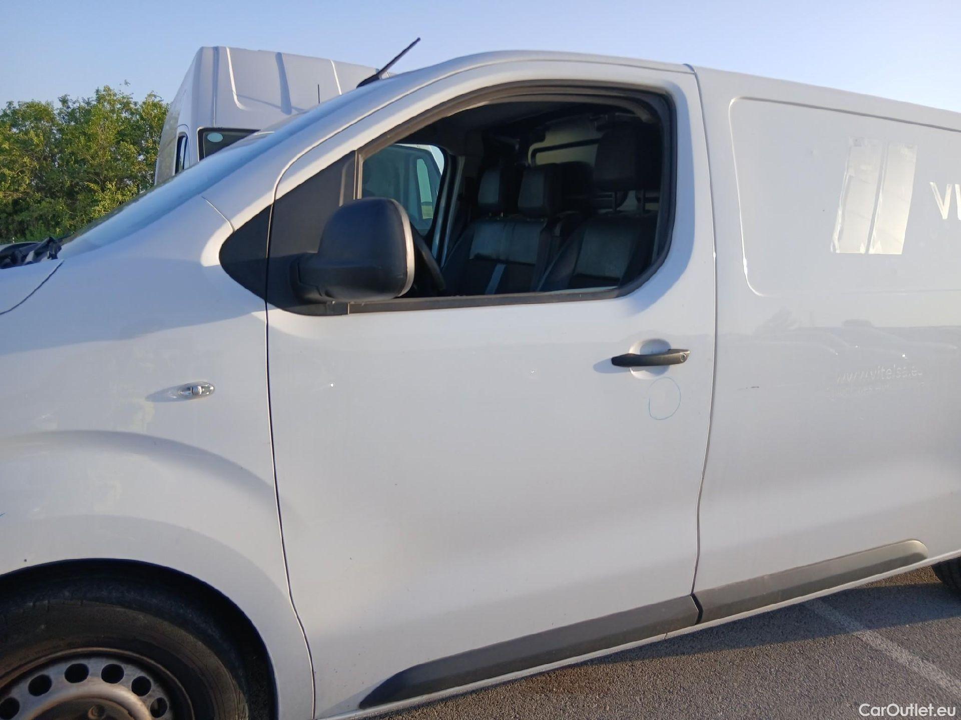  Peugeot  Expert PEUGEOT  / 2016 / 4P / furgón Furgón Premium 1.5 BlueHDi 100 Standard (AC) #9