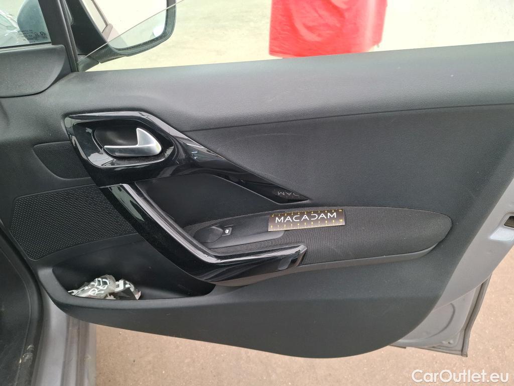  Peugeot  208  Affaire Premium Pack 1.5 HDi 100CV BVM5 E6dT #24