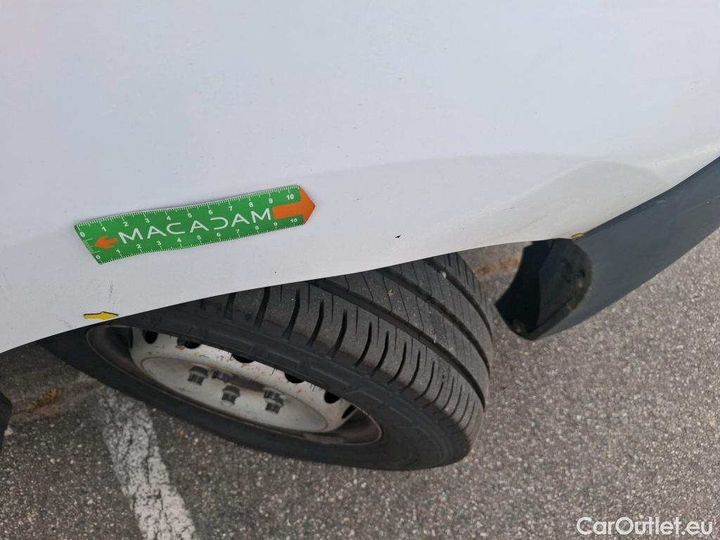  Renault  Master  Fourgon L2H2 3 5 Grand Confort dCi 135CV BVM6 E6dT #13