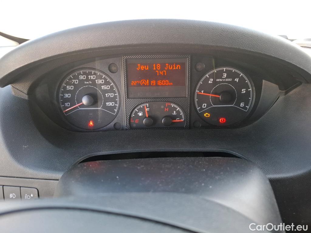  Peugeot  Boxer PEUGEOT  VU 4p Fourgon 2.2 E-HDI 130 PACK CLIM NAV 330 L1H1 #101