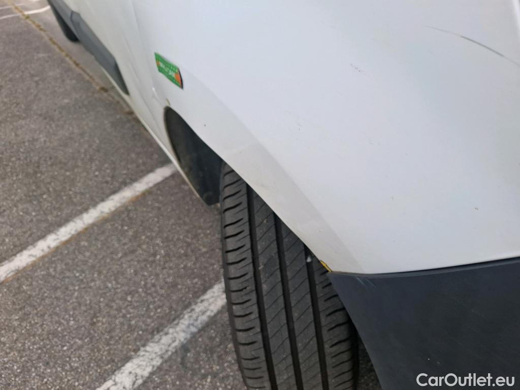  Renault  Master  Fourgon L2H2 3 5 Grand Confort dCi 135CV BVM6 E6dT #15