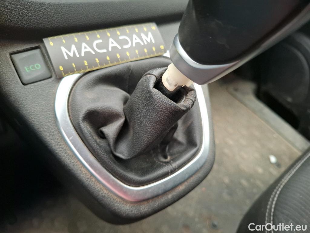  Renault  Trafic RENAULT  / 2019 / 4P / Fourgon tole FG GCF L1H1 1200 Energy dCi 145 EDC #35
