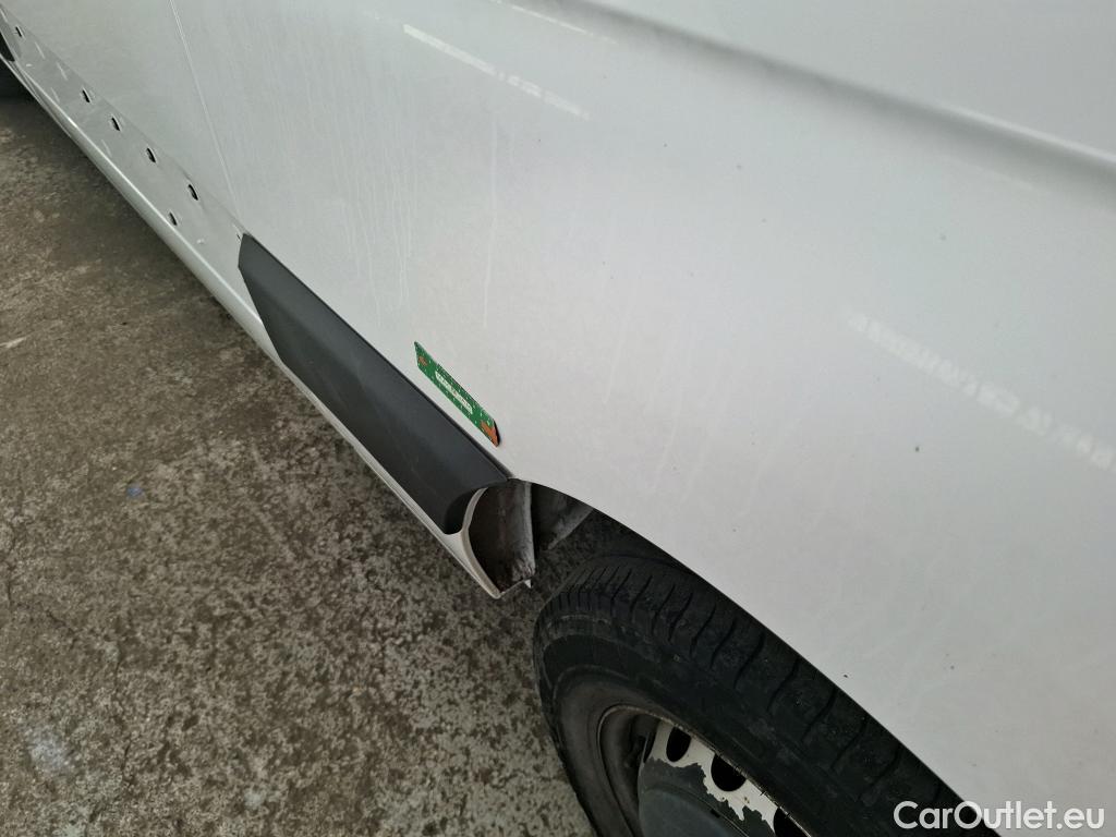  Renault  Master  III Fourgon L2H2 3 5 Grand Confort dCi 135CV BVM6 7 Sieges E6dT #24