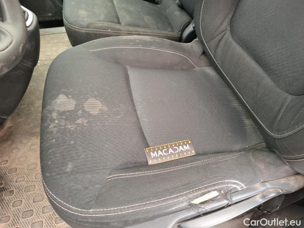  Renault  Trafic RENAULT  / 2019 / 4P / Fourgon tole FG GCF L1H1 1200 Energy dCi 145 EDC #17