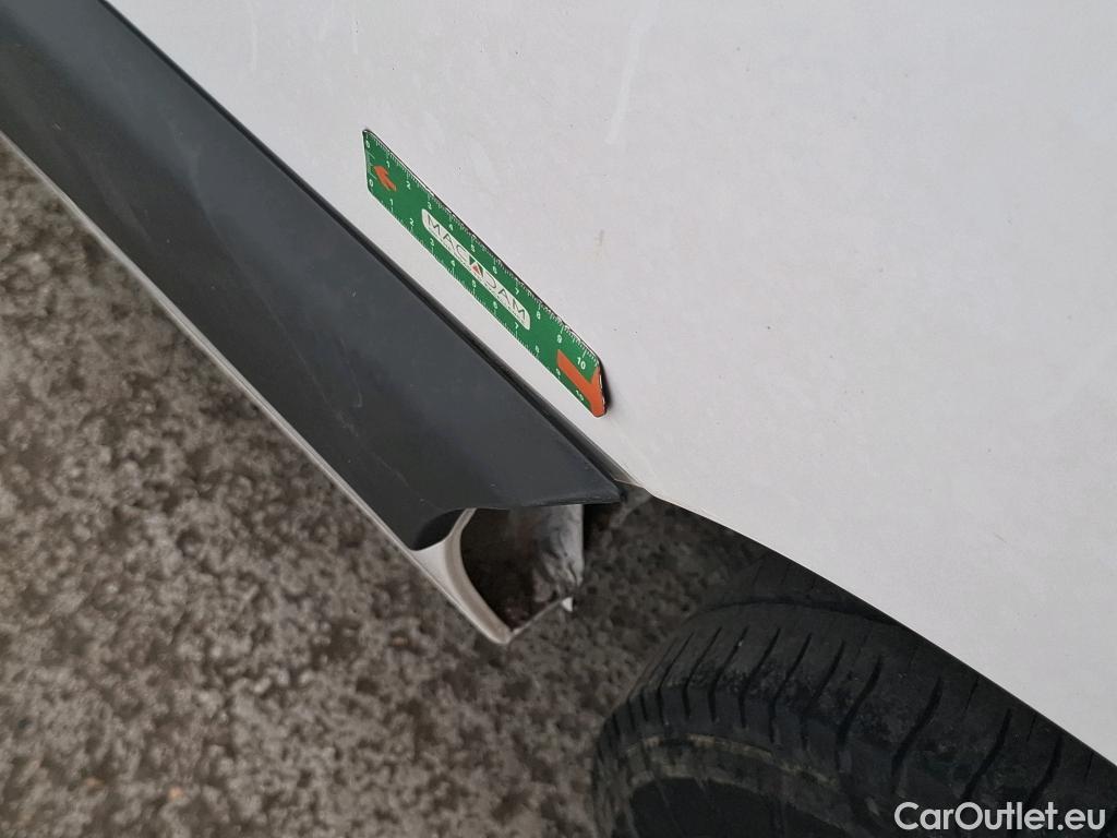  Renault  Master  III Fourgon L2H2 3 5 Grand Confort dCi 135CV BVM6 7 Sieges E6dT #25
