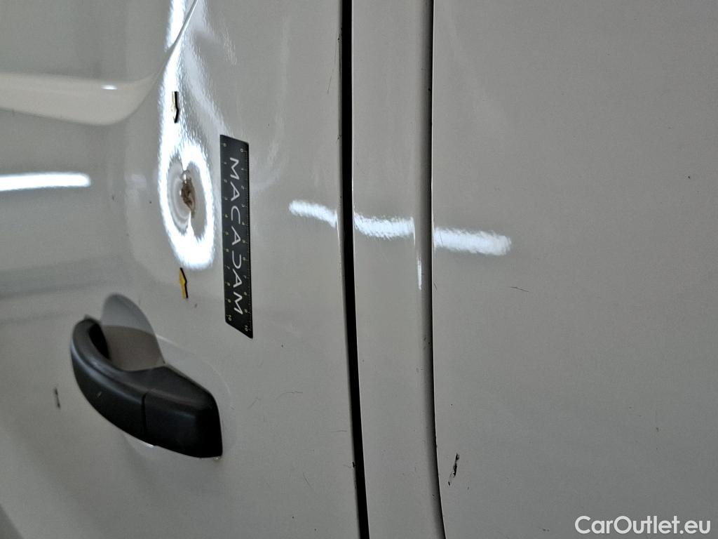  Renault  Trafic RENAULT  / 2019 / 4P / Fourgon tole FG GCF L1H1 1200 Energy dCi 145 EDC #12