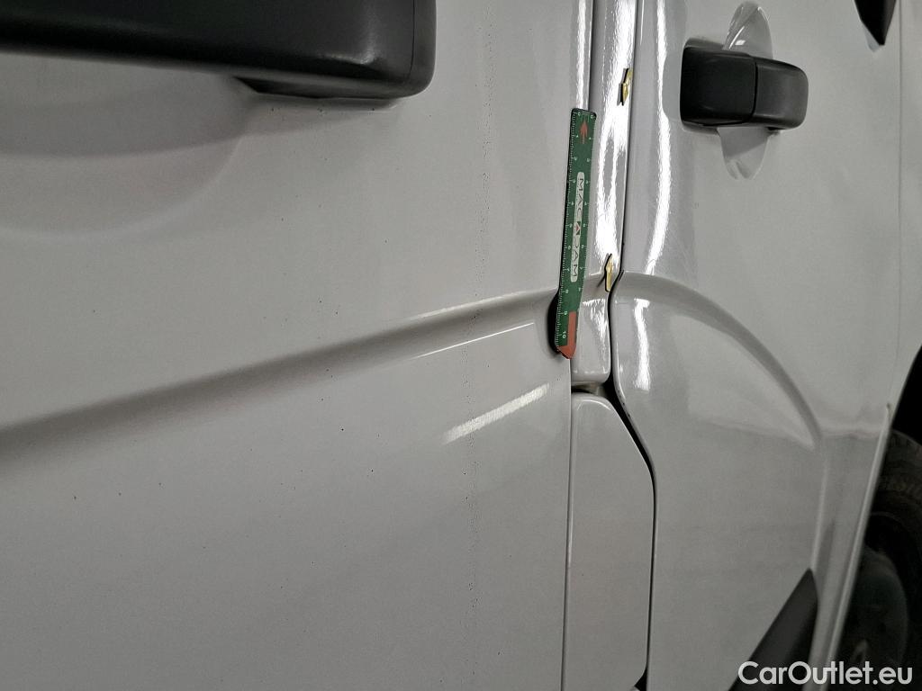  Renault  Master  III Fourgon L2H2 3 5 Grand Confort dCi 135CV BVM6 7 Sieges E6dT #19