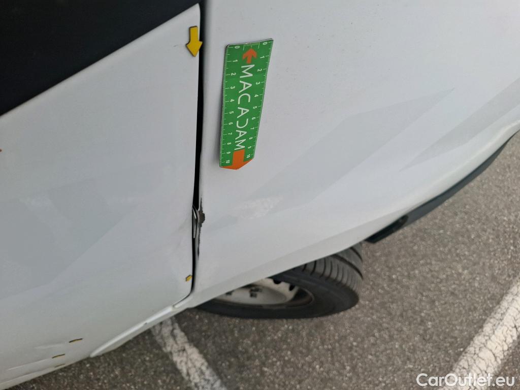  Renault  Master  Fourgon L2H2 3 5 Grand Confort dCi 135CV BVM6 E6dT #27