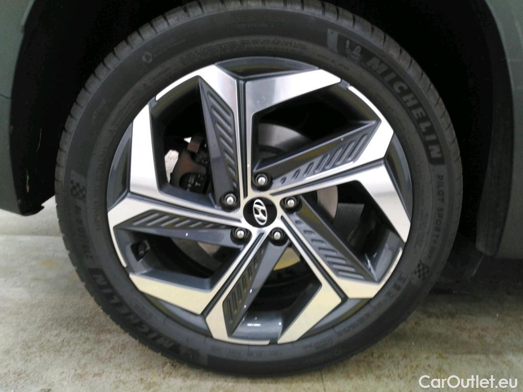  Hyundai  Tucson HYUNDAI  / 2020 / 5P / SUV 1.6 HYBRID 230 EXECUTIVE #101