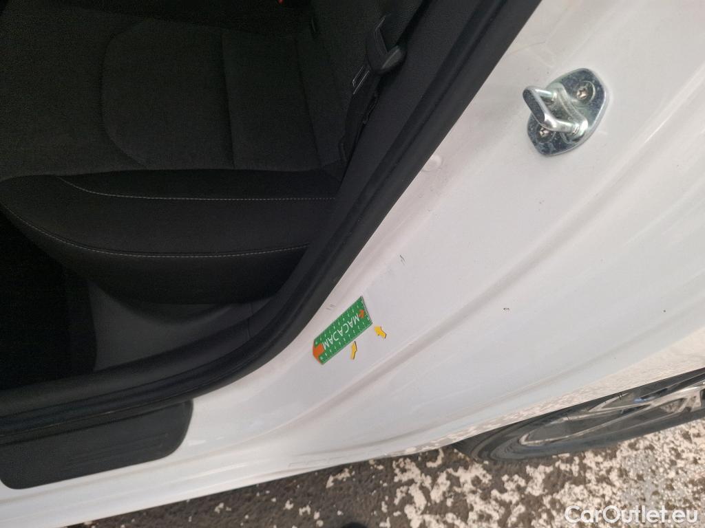  Hyundai  i30  Business 1.6 CRDi 115CV BVM6 E6d #15