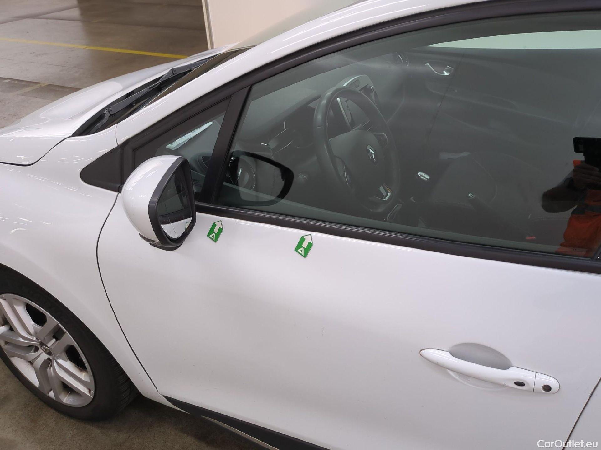  Renault  Clio  IV Business 0.9 TCe 90CV BVM5 E6 #32