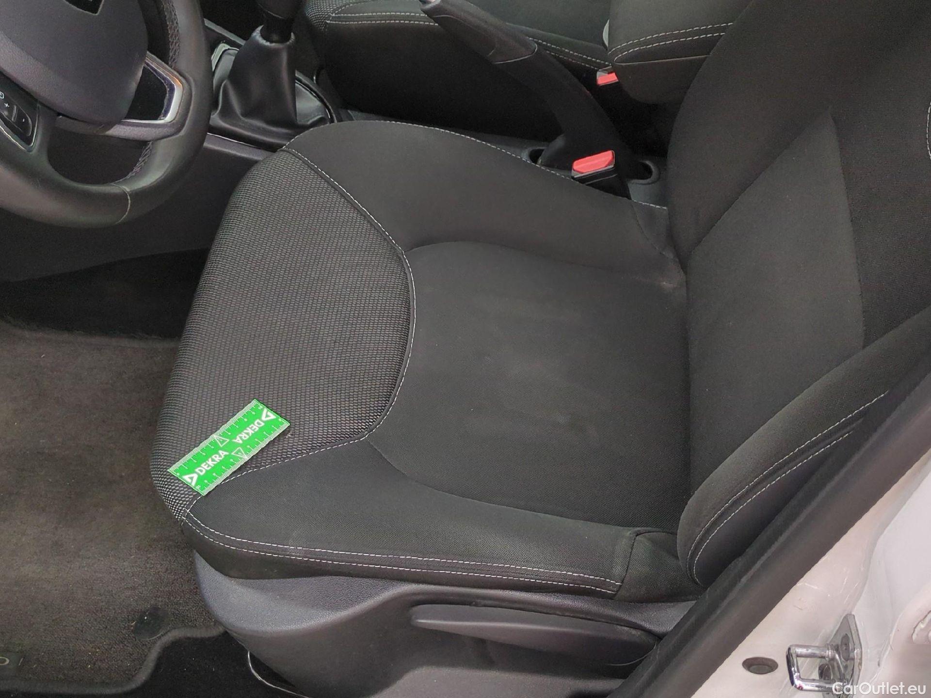  Renault  Clio  IV Business 0.9 TCe 90CV BVM5 E6 #30