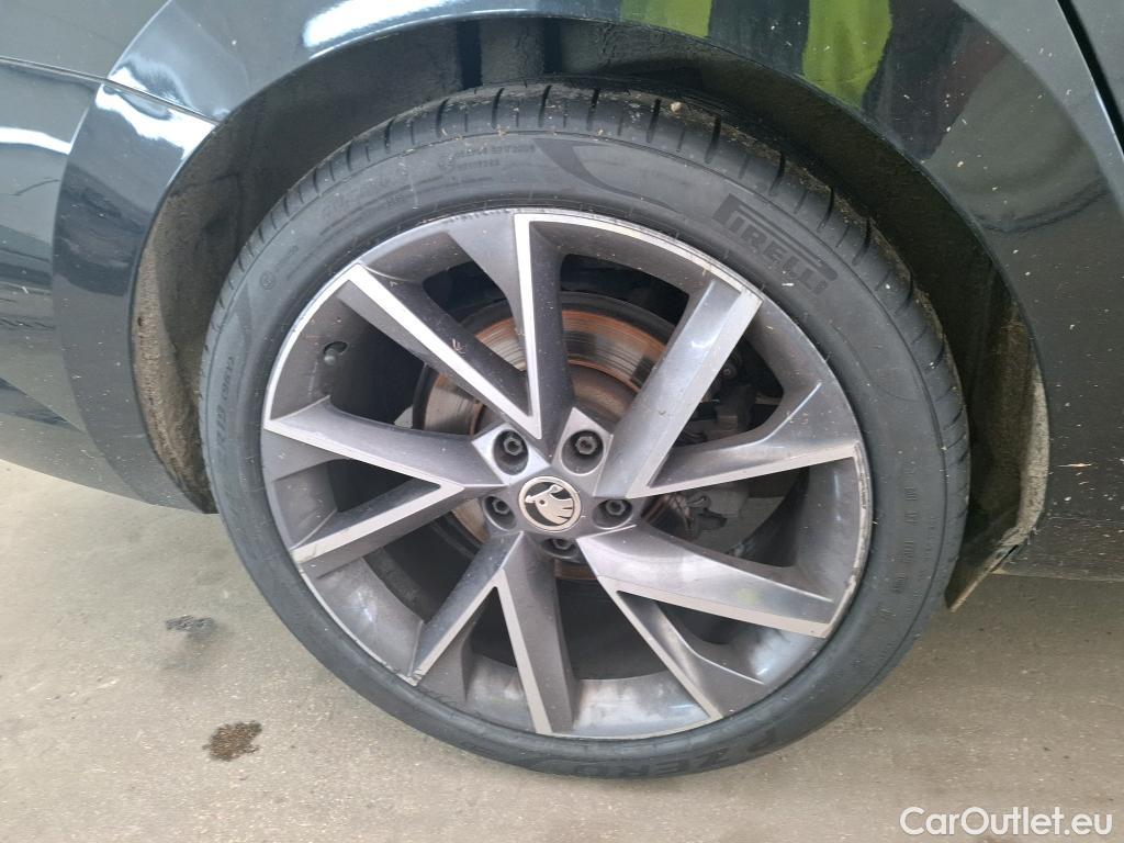  Skoda  Superb  Berline SportLine 2.0 TDI 200CV BVA7 E6d #26