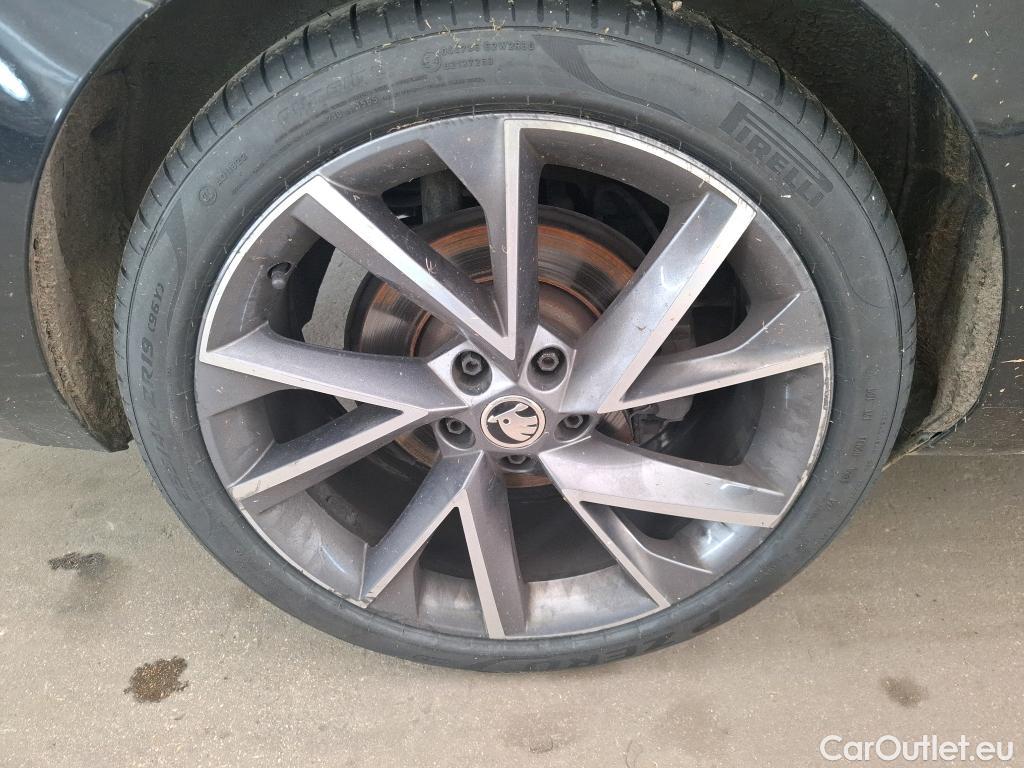  Skoda  Superb  Berline SportLine 2.0 TDI 200CV BVA7 E6d #27