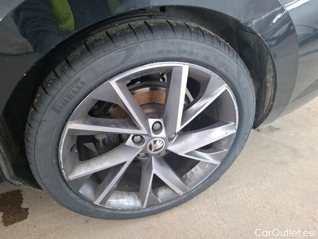  Skoda  Superb  Berline SportLine 2.0 TDI 200CV BVA7 E6d #17