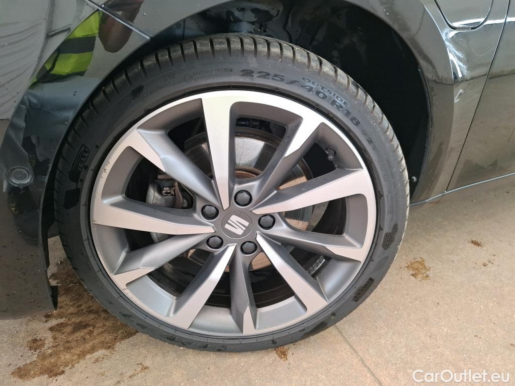  Seat  Leon SEAT  Sportstourer / 2020 / 5P / Break 1.4 eHybrid 204 DSG S&S FR #3