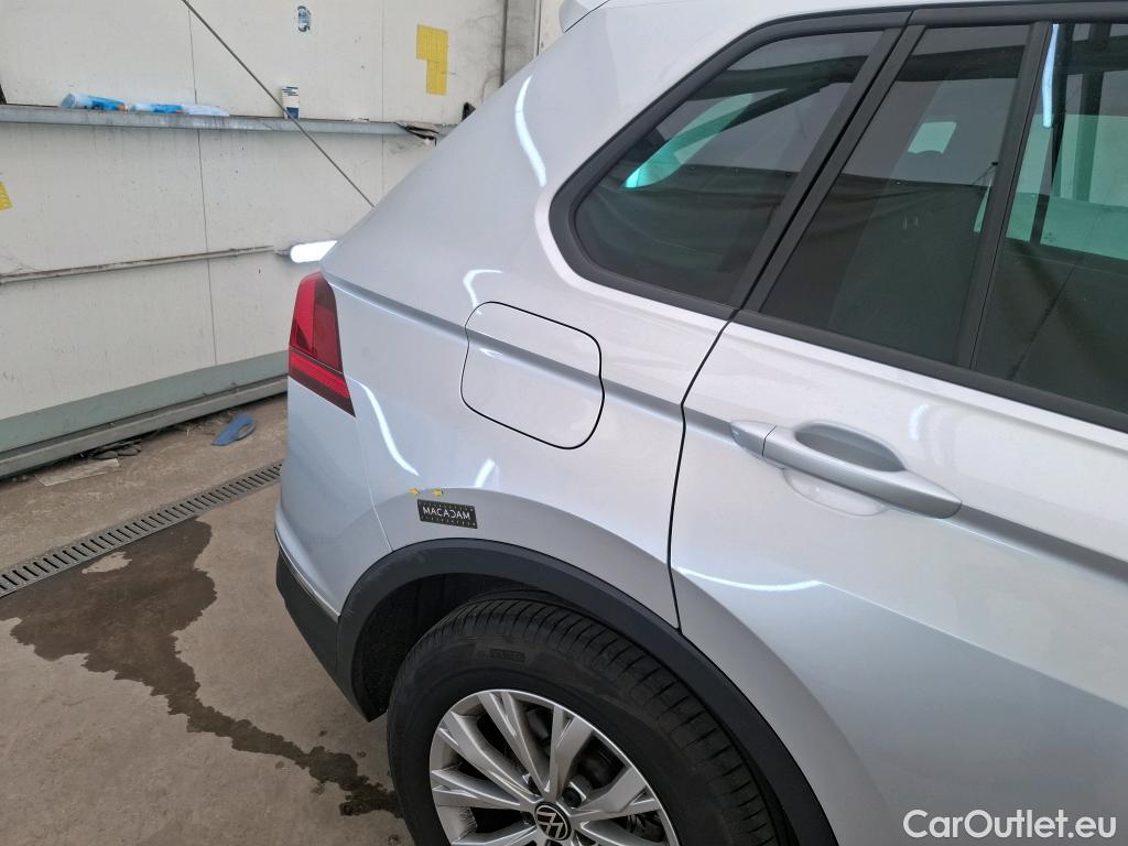  Volkswagen  Tiguan VOLKSWAGEN  / 2020 / 5P / SUV 2.0 TDI 150 DSG7 Life Business #33