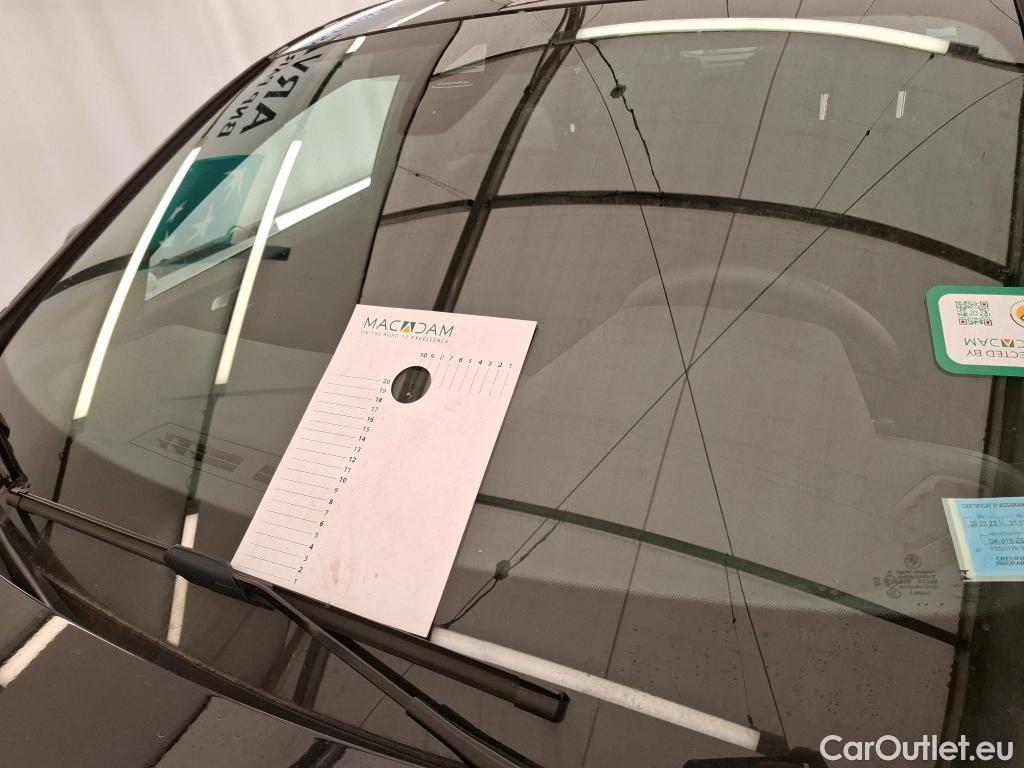  Bmw  Serie 1 BMW Série 1 / 2019 / 5P / Berline 116d DKG7 Business Design #14
