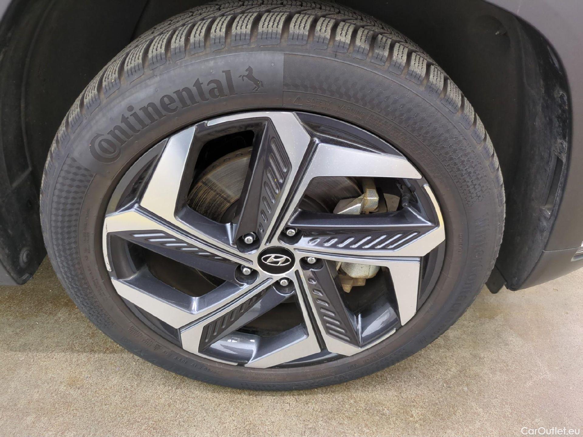  Hyundai  Tucson HYUNDAI  / 2020 / 5P / SUV 1.6 HYBRID 230 EXECUTIVE #3