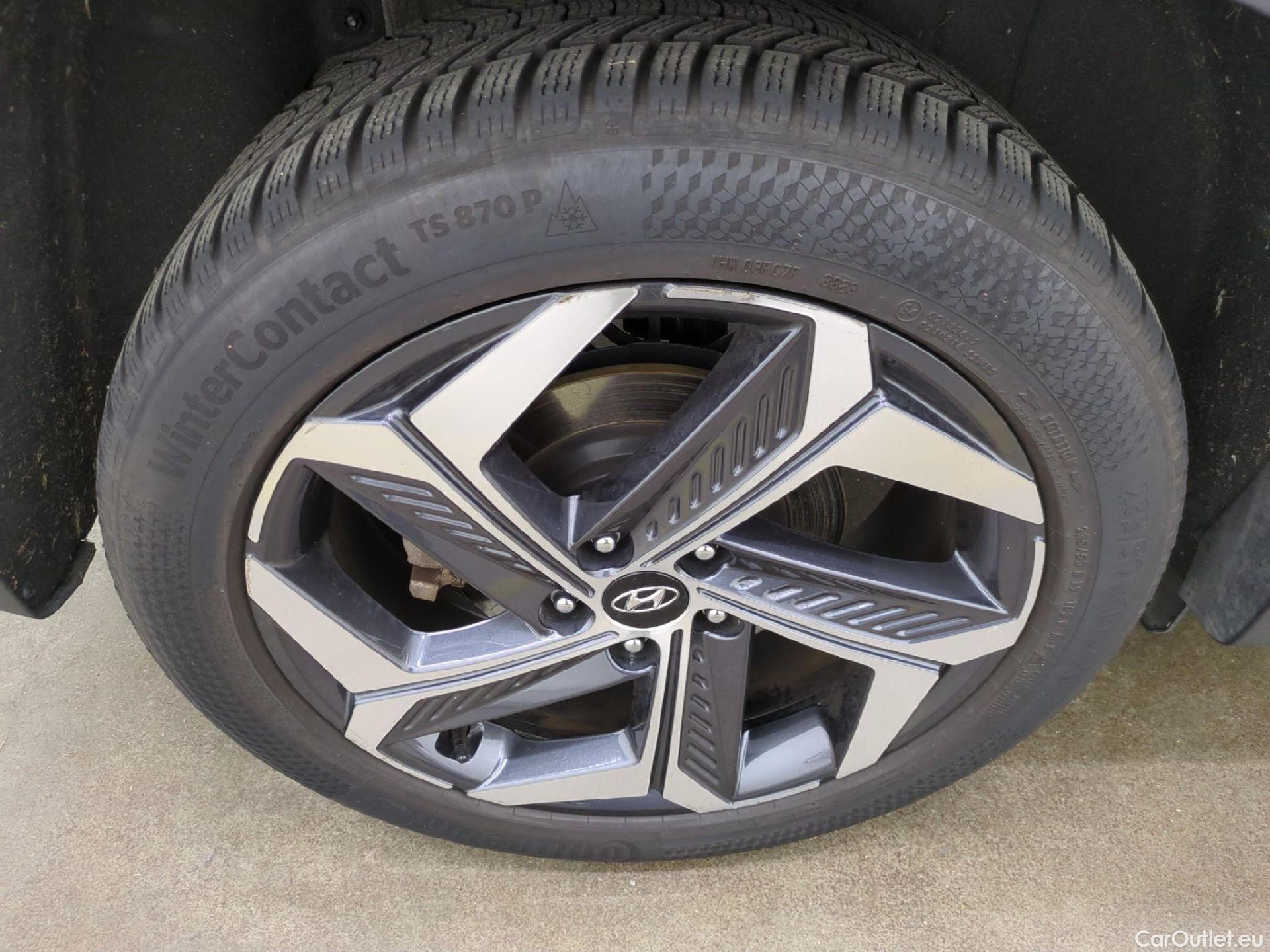  Hyundai  Tucson HYUNDAI  / 2020 / 5P / SUV 1.6 HYBRID 230 EXECUTIVE #8