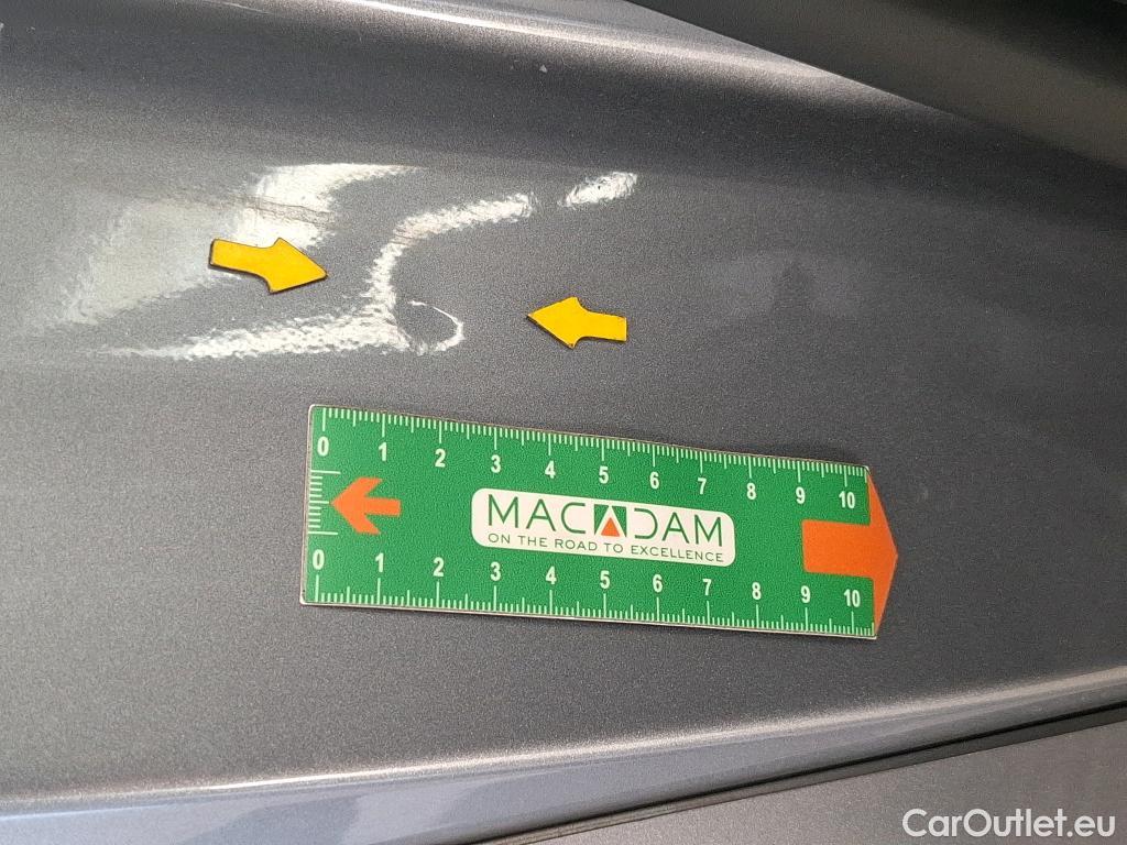  Opel   Grandland X Grandland X Elegance Business 1.5 130CV BVA8 E6d #44