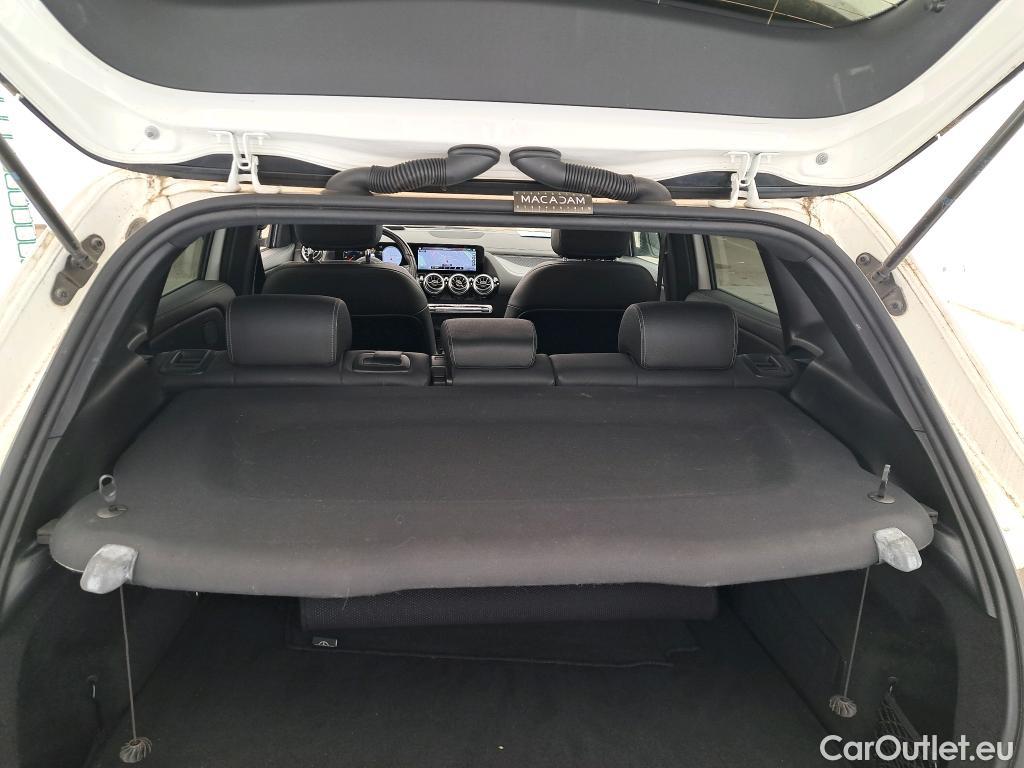  Mercedes  GLA MERCEDES-BENZ  / 2020 / 5P / SUV 1.3  200 AMG LINE DCT #10