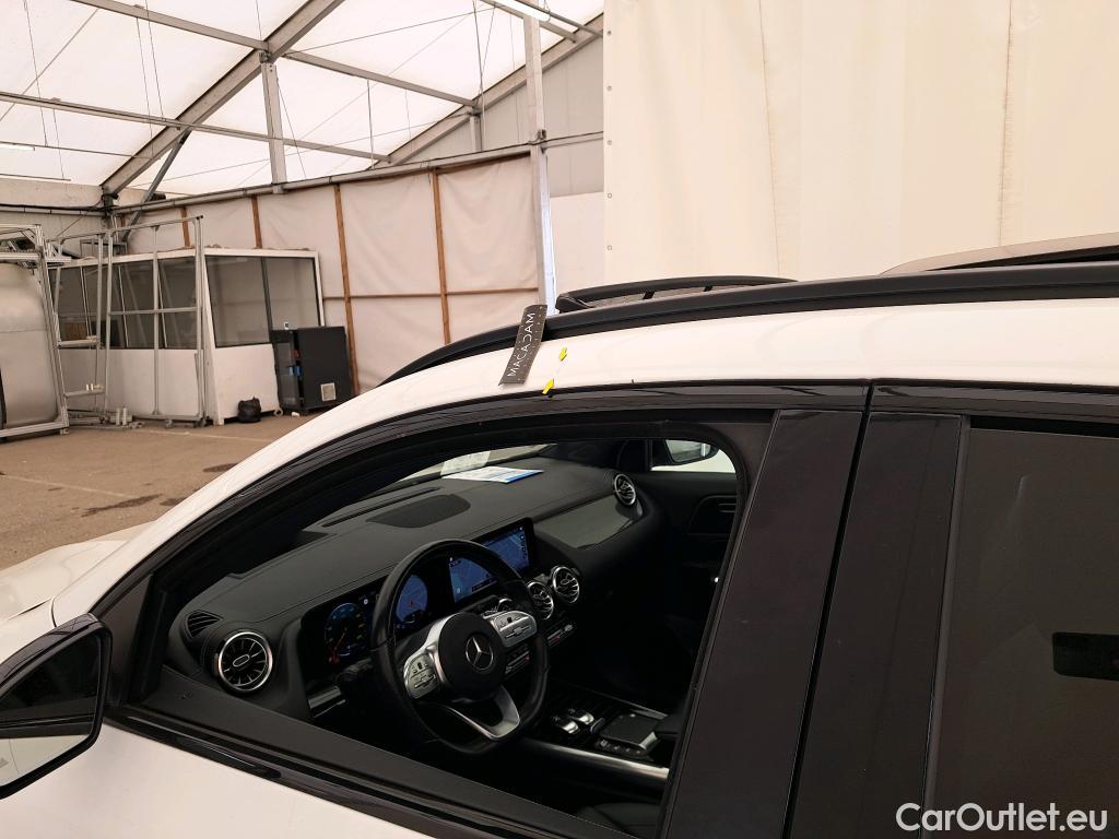  Mercedes  GLA MERCEDES-BENZ  / 2020 / 5P / SUV 1.3  200 AMG LINE DCT #12