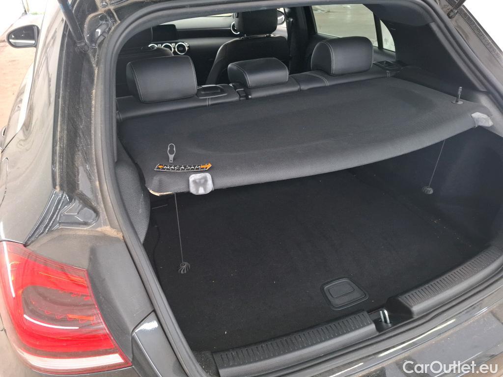  Mercedes  A-Klasse MERCEDES-BENZ Classe A Compact / 2018 / 5P / Berline A 180 d Business Line 8G-DCT #1