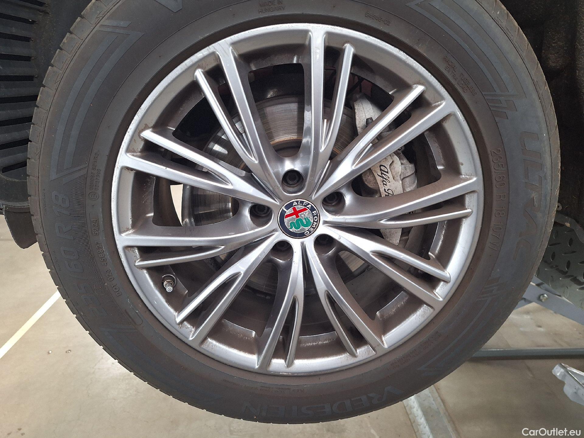  Alfa Romeo   STELVIO Alfa Romeo, '17, Alfa Romeo 2.2 D 160 Super 5d #19